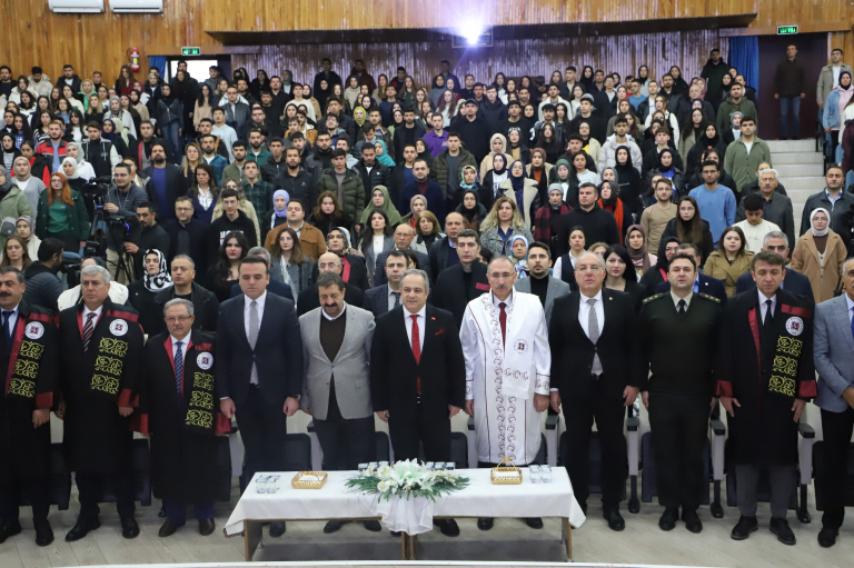 universitemiz-2024-2025-akademik-yili-acilis-toreni-yogun-bir-katilimla-yapildi-6547