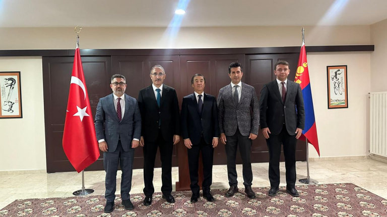 universitemizden-mogolistan-ankara-buyukelciligine-anlamli-ziyaret-6569