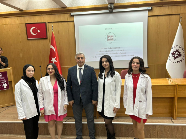 universitemiz-saglik-bilimleri-fakultesi-ogrencileri-beyaz-onluklerini-giydi-6585