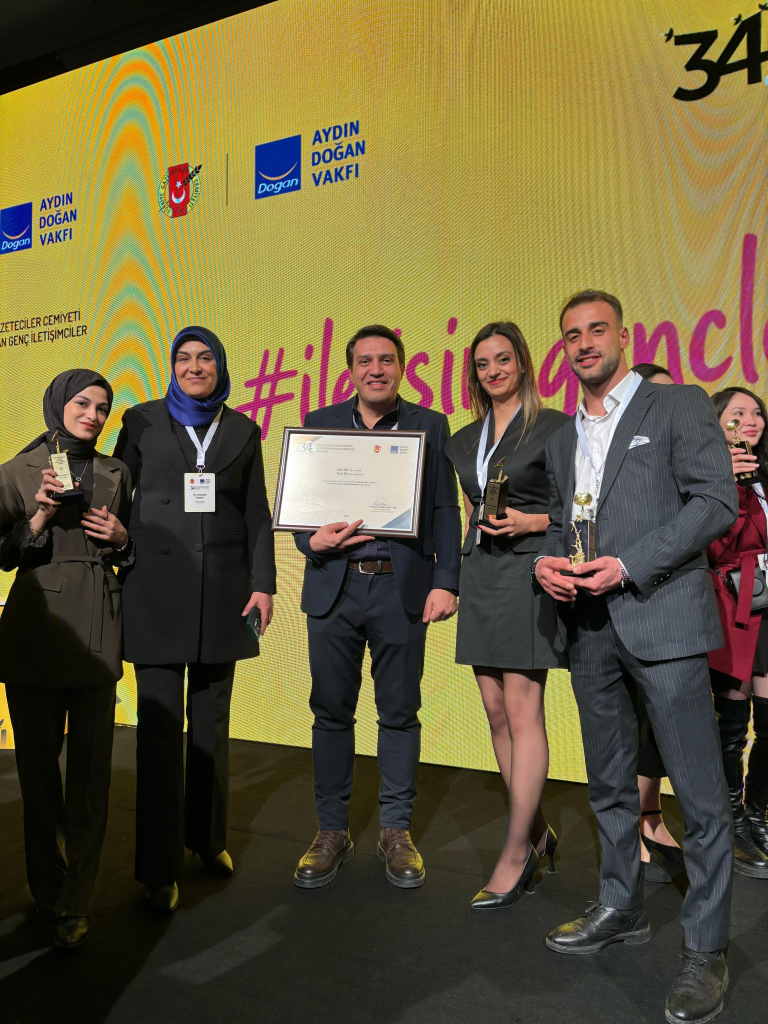 universitemiz-iletisim-fakultesi-ogrencileri-genc-iletisimciler-yarismasindan-iki-odul-ile-dondu-6716