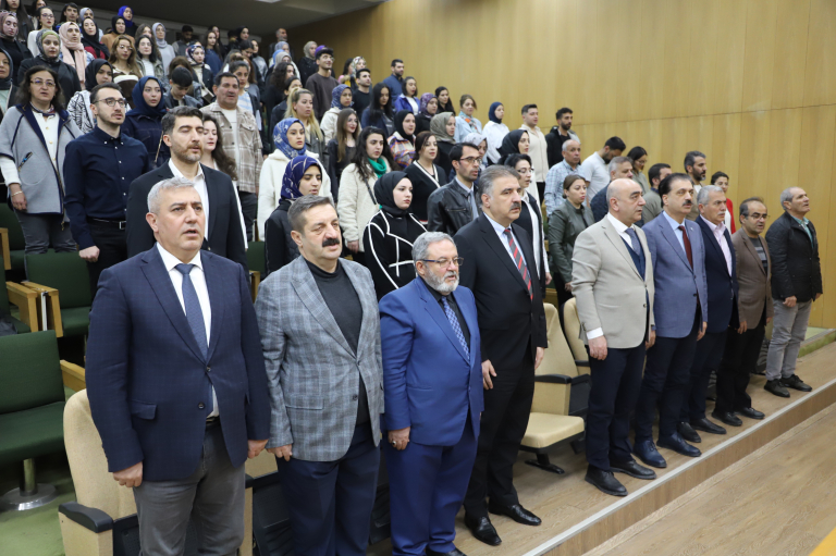 universitemizde-canakkale-savaslarinin-110-yil-donumu-konulu-konferans-duzenlendi-6751