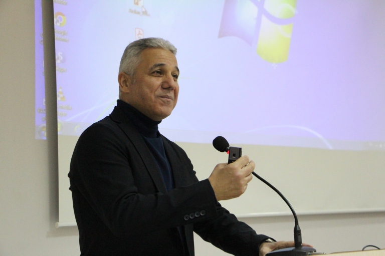 universitemizde-haberlesme-ve-siber-guvenlik-ile-hayvancilikta-yapay-zeka-zirvesi-konulu-konferanslar-gerceklestirildi-6785