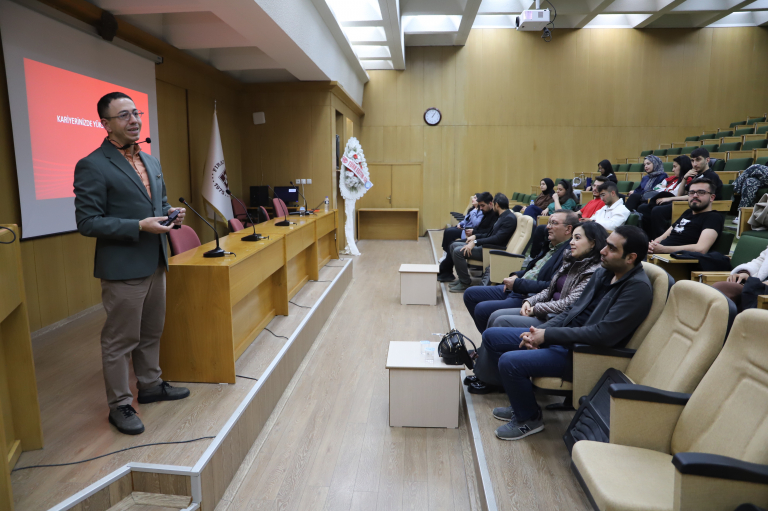 universitemizde-turk-hava-yollari-kariyer-etkinligi-ucus-ve-otesi-programi-gerceklestirildi-6786