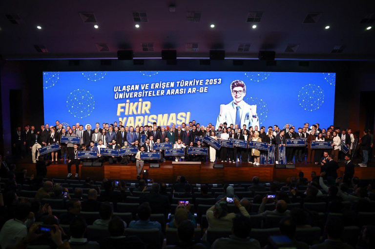universitemizden-turkiye-capinda-buyuk-basari-6808
