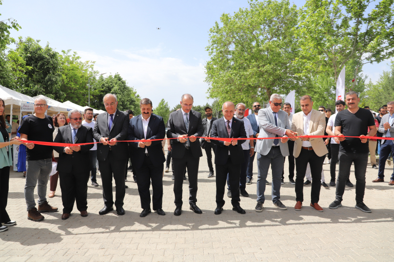 aub-tanitim-ve-tercih-fuari-universitemizde-gerceklestirildi-6886