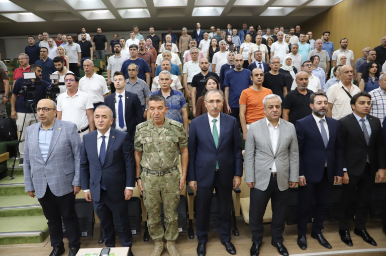 universitemizde-15-temmuz-ve-feto-ihaneti-konulu-konferans-duzenlendi-6940