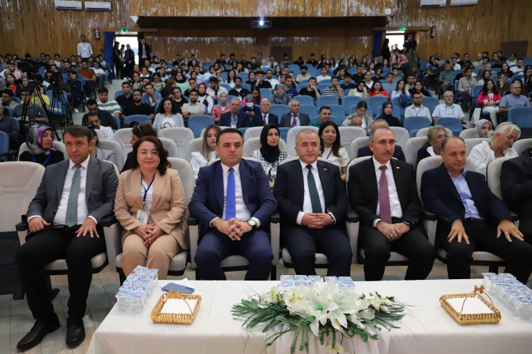 universitemiz-de-3-uluslararasi-muhendislikte-ilerlemeler-ve-yenilikler-sempozyumu-duzenlendi-7053