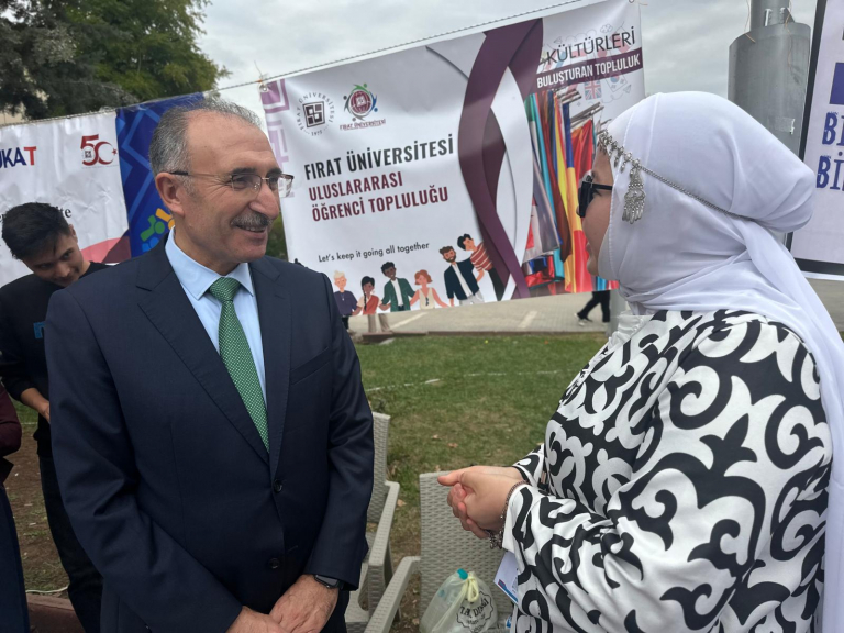 universitemizde-ogrenci-topluluklari-ogrencilere-tanitildi-7089