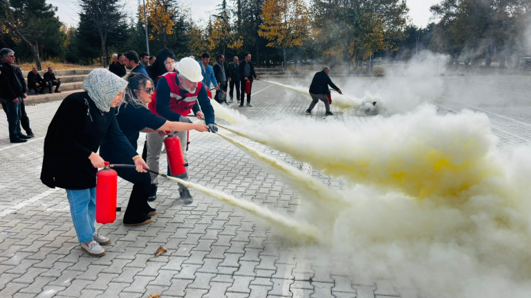 universitemizde-yangin-tatbikati-gerceklestirildi-7117
