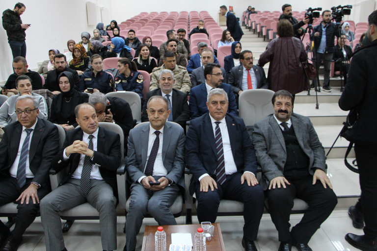 2025-elazig-aile-yili-projesinin-acilis-programi-universitemizde-gerceklestirildi-7135