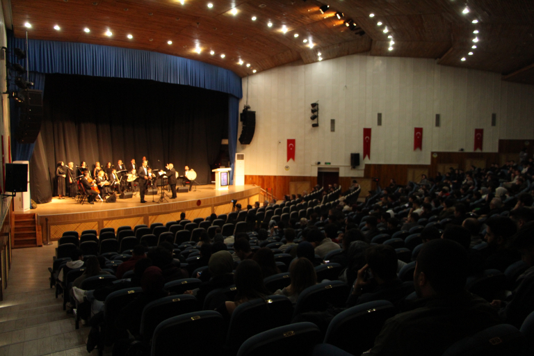 universitemizde-mehmet-akifi-anlamak-konulu-konferans-ve-konser-duzenlendi-7171