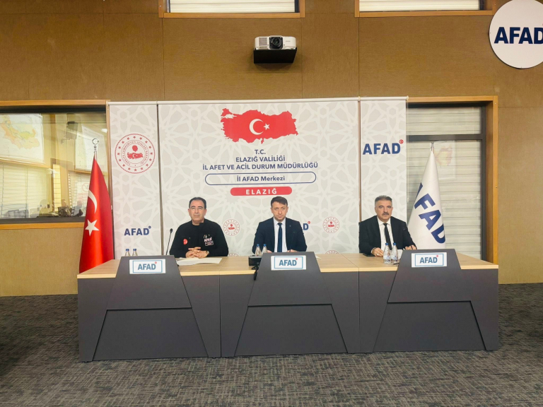 tubitak-3005-sosyal-ve-beseri-bilimlerde-yenilikci-cozumler-arastirma-projeleri-calistayi-duzenlendi-7178