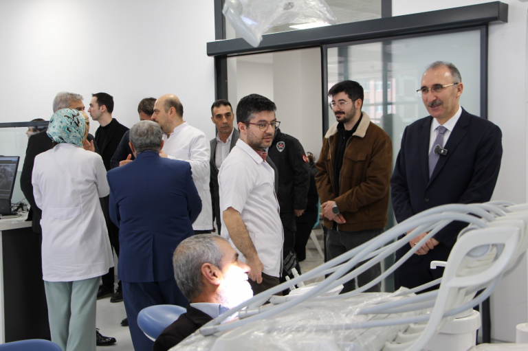 dis-hekimligi-fakultesi-ve-hastanesi-hizmete-basladi-7281