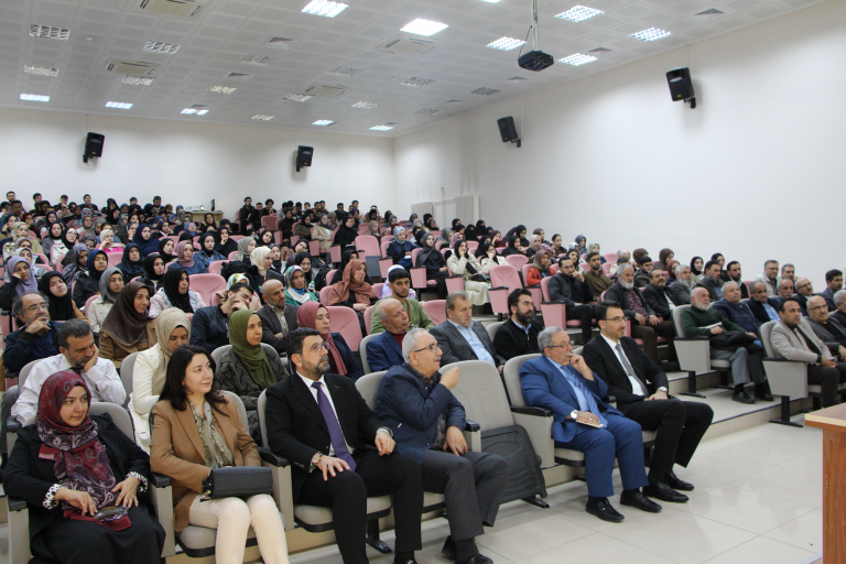 universitemizde-modern-dunyada-yon-bulmak-konferansi-duzenlendi-7356