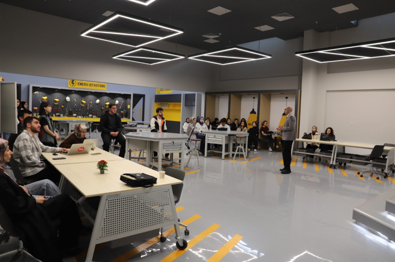 universitemizde-bilisim-suclari-ve-onleyici-tedbirler-konulu-etkinlik-duzenlendi-7377