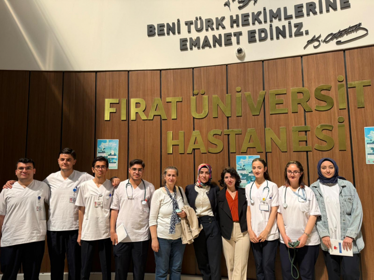 universitemiz-hastanesi-poliklinikler-onunde-17-mayis-dunya-hipertansiyon-gunu-etkinligi-duzenlendi-7400