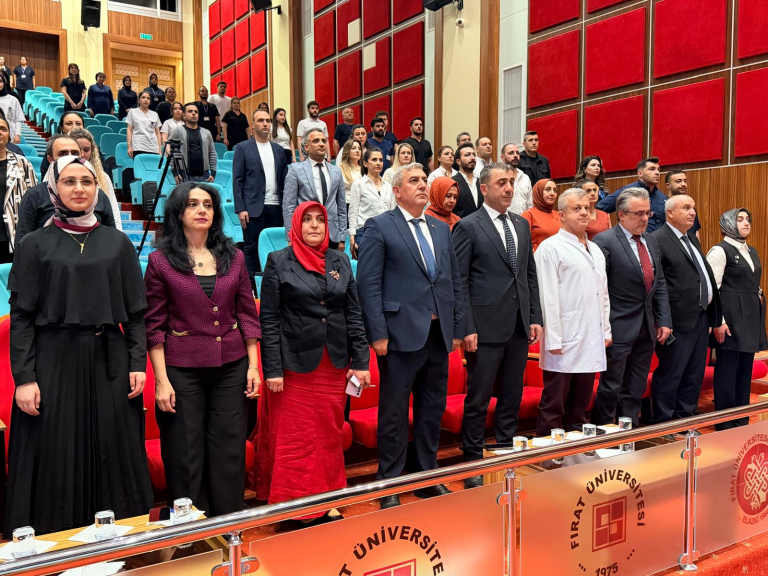 universitemizde-guclenen-hemsireler-konulu-program-duzenlendi-7401