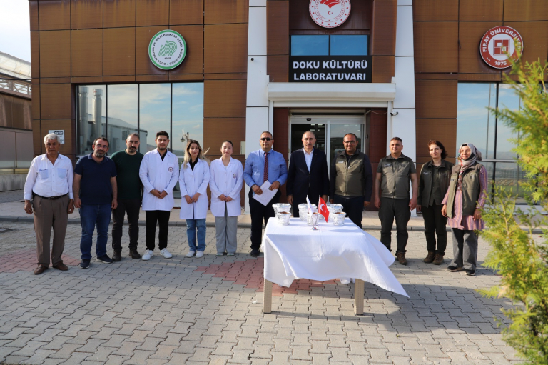 universitemizde-uretilen-endemik-bitkiler-dogaya-kazandirilmak-uzere-teslim-edildi-7466