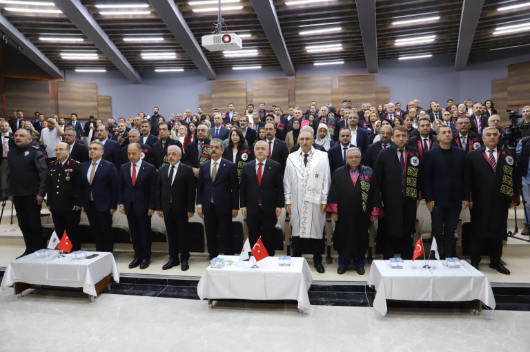universitemizde-2026-2027-akademik-yili-acilis-toreni-duzenlendi-7613